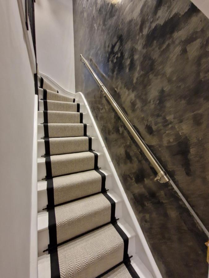 3 Bedroom Stylish Home Merthyr 머티르티드필 외부 사진