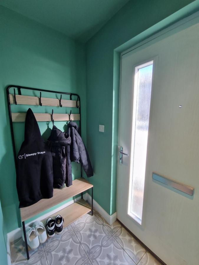 3 Bedroom Stylish Home Merthyr 머티르티드필 외부 사진