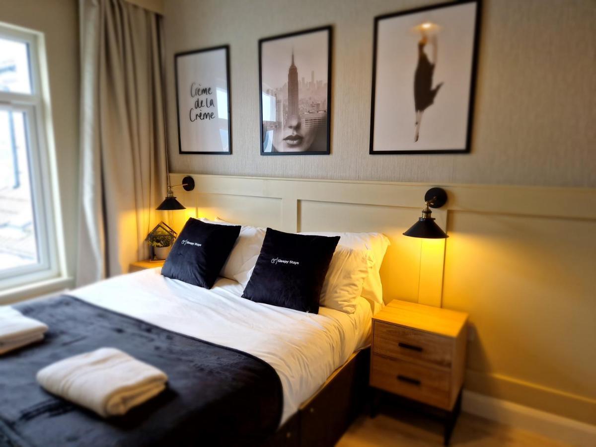 3 Bedroom Stylish Home Merthyr 머티르티드필 외부 사진